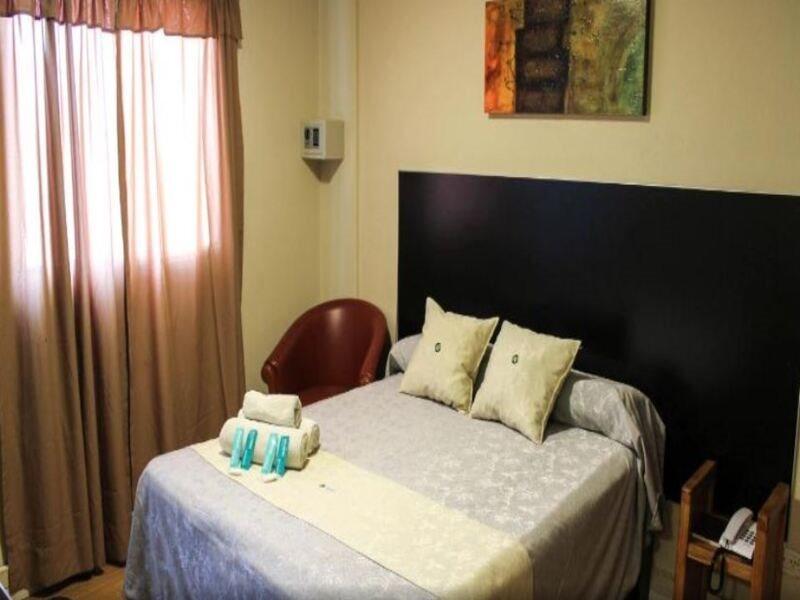 Hotel Alto Parana Кордоба Екстериор снимка